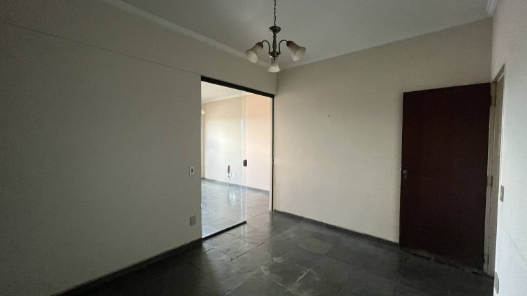 Imagem Apartamento com 3 Quartos à Venda, 130 m² em Centro - Jaú Imagem Apartamento com 3 Quartos à Venda, 130 m² em Centro - Jaú