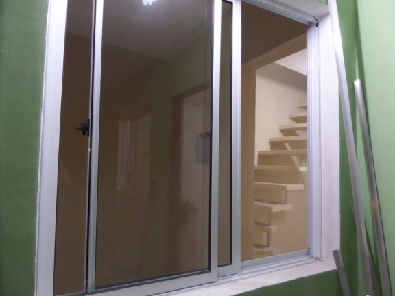 Imagem Casa com 1 Quarto para Alugar,  em Bandeiras - Osasco