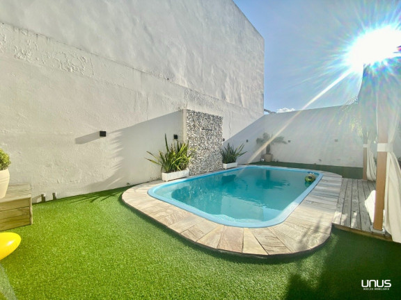 Imagem Casa com 3 Quartos à Venda, 360 m² em Forquilhinha - São José Imagem Casa com 3 Quartos à Venda, 360 m² em Forquilhinha - São José