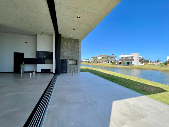 Imagem Casa com 4 Quartos à Venda, 238 m² em Rainha Do Mar - Capao Da Canoa Imagem Casa com 4 Quartos à Venda, 238 m² em Rainha Do Mar - Capao Da Canoa