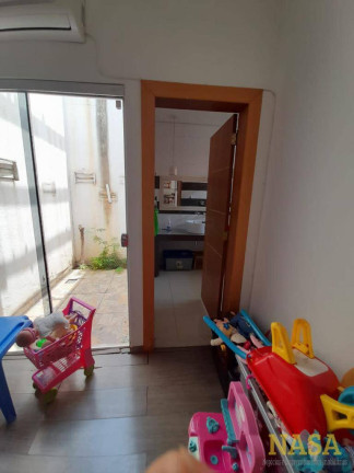 Imagem Casa com 4 Quartos à Venda, em Jd California - Cuiabá Imagem Casa com 4 Quartos à Venda, em Jd California - Cuiabá