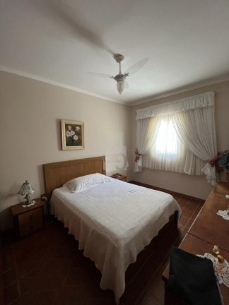 Imagem Casa com 4 Quartos à Venda, 208 m² em Vila Galvão - Jundiaí