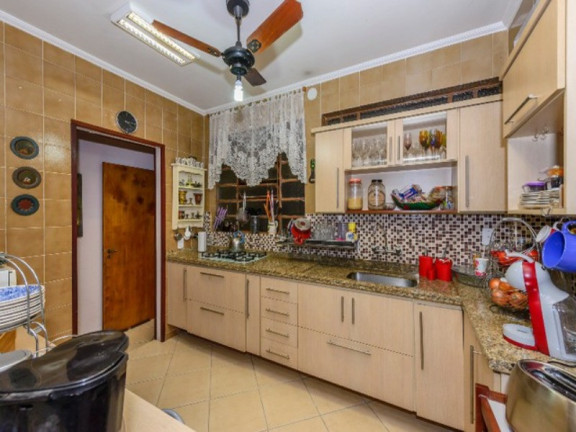 Imagem Casa com 5 Quartos à Venda, 290 m² em Jardim Itu - Porto Alegre