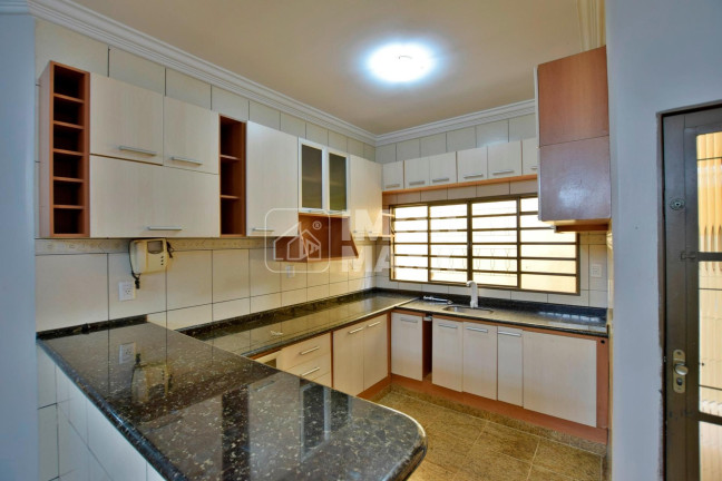 Imagem Casa com 3 Quartos à Venda, 128 m² em Guará Ii - Brasília Imagem Casa com 3 Quartos à Venda, 128 m² em Guará Ii - Brasília