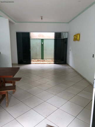 Imóvel com 4 Quartos à Venda,  em Setor Comercial - Sinop