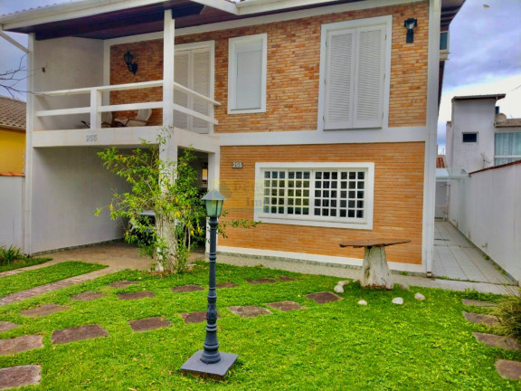 Imagem Sobrado com 3 Quartos à Venda, em Martim De Sá - Caraguatatuba Imagem Sobrado com 3 Quartos à Venda, em Martim De Sá - Caraguatatuba