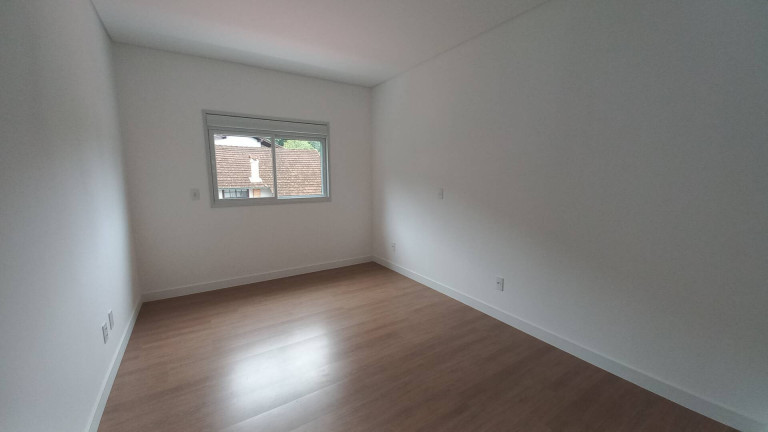 Imagem Casa com 4 Quartos à Venda, 270 m² em Glória - Joinville Imagem Casa com 4 Quartos à Venda, 270 m² em Glória - Joinville