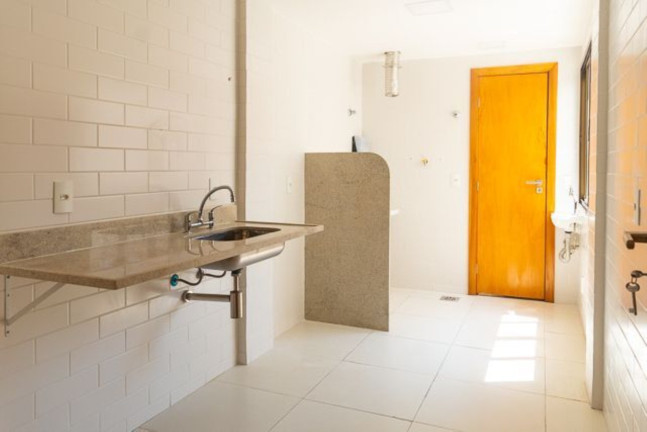 Imagem Imóvel com 3 Quartos à Venda, 92 m² em Tijuca - Rio De Janeiro Imagem Imóvel com 3 Quartos à Venda, 92 m² em Tijuca - Rio De Janeiro