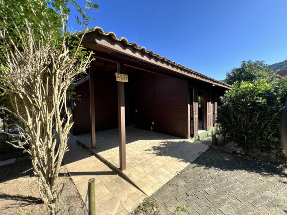 Imagem Casa com 3 Quartos à Venda, 105 m² em São João Do Rio Vermelho - Florianópolis Imagem Casa com 3 Quartos à Venda, 105 m² em São João Do Rio Vermelho - Florianópolis