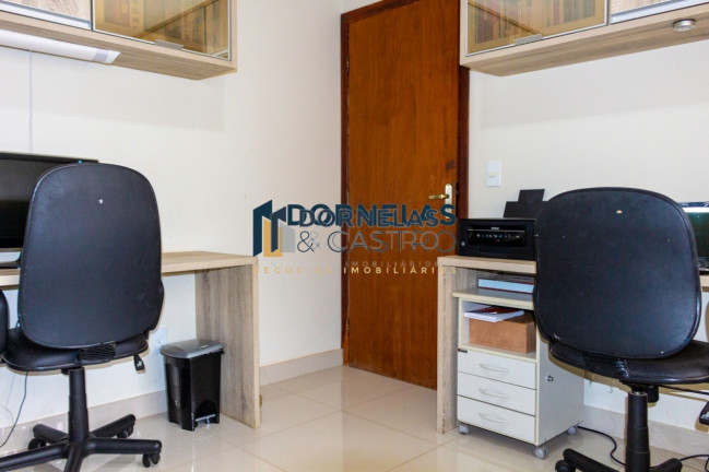 Imagem Casa com 4 Quartos à Venda, 416 m² em Guará I - Brasília Imagem Casa com 4 Quartos à Venda, 416 m² em Guará I - Brasília