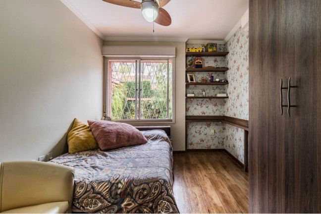 Imagem Casa com 3 Quartos à Venda, 212 m² em Jardim Sabará - Porto Alegre Imagem Casa com 3 Quartos à Venda, 212 m² em Jardim Sabará - Porto Alegre
