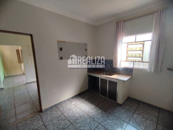 Imagem Casa com 2 Quartos à Venda, 220 m² em Santa Maria - Uberaba Imagem Casa com 2 Quartos à Venda, 220 m² em Santa Maria - Uberaba