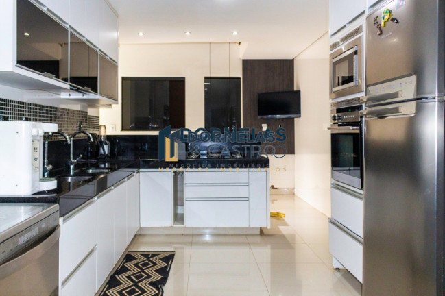 Imagem Casa com 4 Quartos à Venda, 416 m² em Guará I - Brasília Imagem Casa com 4 Quartos à Venda, 416 m² em Guará I - Brasília