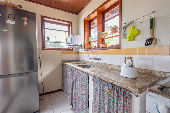 Imagem Casa com 3 Quartos à Venda, em Lagoa Da Conceição - Florianópolis Imagem Casa com 3 Quartos à Venda, em Lagoa Da Conceição - Florianópolis