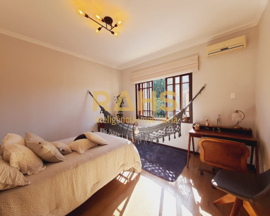 Imagem Casa com 4 Quartos à Venda, 420 m² em Anita Garibaldi - Joinville Imagem Casa com 4 Quartos à Venda, 420 m² em Anita Garibaldi - Joinville