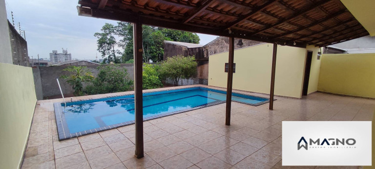 Imagem Casa com 3 Quartos à Venda, 131 m² em Coqueiral - Cascavel