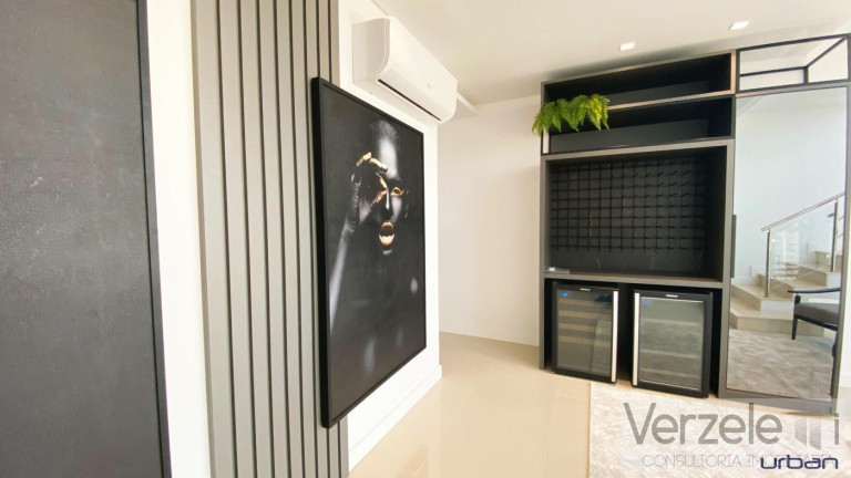 Imagem Apartamento com 4 Quartos à Venda, 240 m² em Centro - Balneário Camboriú