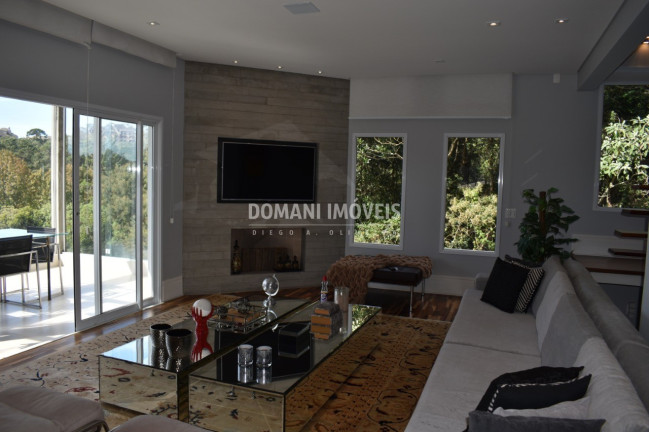 Imagem Casa com 4 Quartos à Venda, 350 m² em Região Do Alto Do Capivari - Campos Do Jordão Imagem Casa com 4 Quartos à Venda, 350 m² em Região Do Alto Do Capivari - Campos Do Jordão