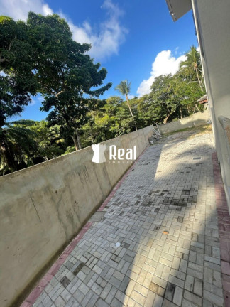 Imagem Casa com 4 Quartos à Venda, 550 m² em Busca Vida - Camaçari