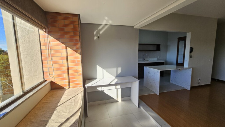 Imagem Imóvel com 2 Quartos à Venda,  em Passo Da Areia - Porto Alegre