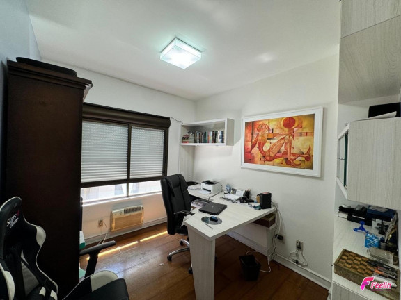 Imagem Apartamento com 3 Quartos à Venda, 110 m² em Centro - Florianópolis Imagem Apartamento com 3 Quartos à Venda, 110 m² em Centro - Florianópolis