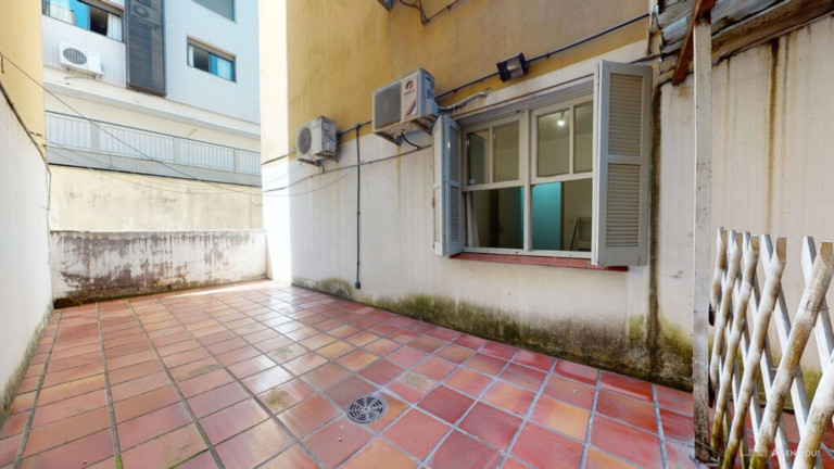 Imagem Imóvel com 3 Quartos à Venda, 76 m² em Petrópolis - Porto Alegre Imagem Imóvel com 3 Quartos à Venda, 76 m² em Petrópolis - Porto Alegre