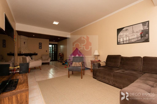 Imagem Casa com 3 Quartos à Venda, 330 m² em Ipanema - Porto Alegre Imagem Casa com 3 Quartos à Venda, 330 m² em Ipanema - Porto Alegre