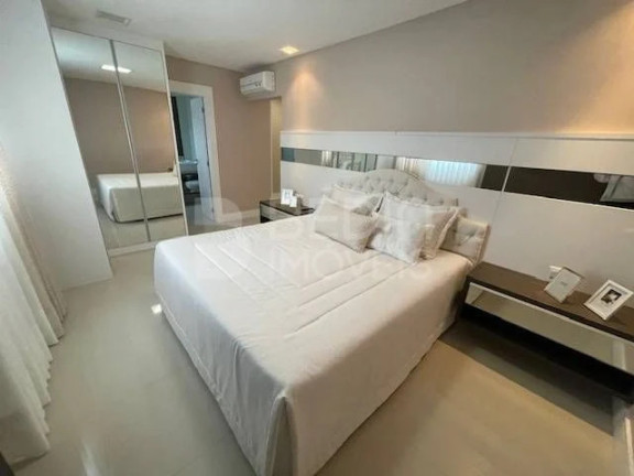 Imagem Apartamento com 3 Quartos à Venda, 136 m² em Centro - Balneário Camboriú Imagem Apartamento com 3 Quartos à Venda, 136 m² em Centro - Balneário Camboriú