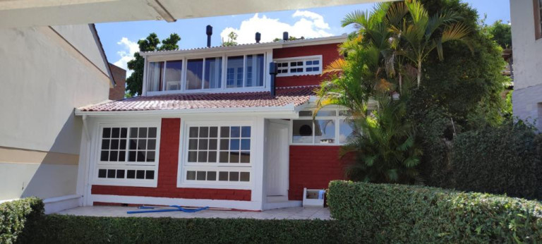 Imagem Casa com 3 Quartos à Venda, 310 m² em Vila Nova - Porto Alegre Imagem Casa com 3 Quartos à Venda, 310 m² em Vila Nova - Porto Alegre