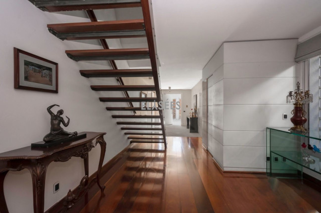 Imagem Sobrado com 3 Quartos à Venda, 300 m² em Jardim Europa - São Paulo Imagem Sobrado com 3 Quartos à Venda, 300 m² em Jardim Europa - São Paulo