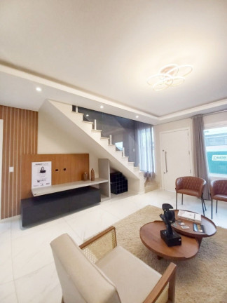 Imagem Sobrado com 3 Quartos à Venda, 153 m² em Camobi - Santa Maria