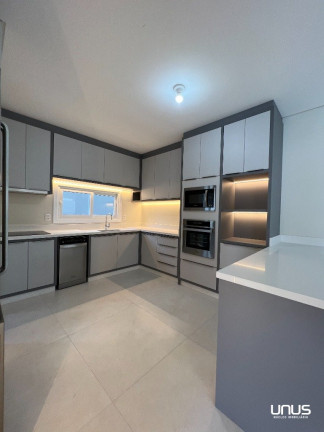 Imagem Casa com 5 Quartos à Venda, 450 m² em Jurerê Internacional - Florianópolis Imagem Casa com 5 Quartos à Venda, 450 m² em Jurerê Internacional - Florianópolis