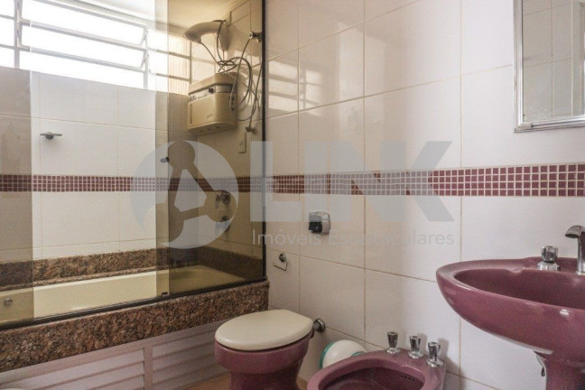 Imagem Casa com 5 Quartos à Venda, 297 m² em Chácara Das Pedras - Porto Alegre Imagem Casa com 5 Quartos à Venda, 297 m² em Chácara Das Pedras - Porto Alegre