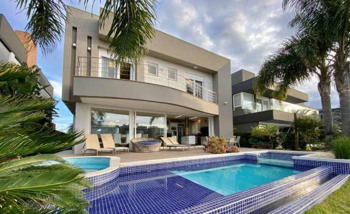 Imagem Casa de Condomínio com 5 Quartos à Venda, 300 m² em Centro - Xangri-lá Imagem Casa de Condomínio com 5 Quartos à Venda, 300 m² em Centro - Xangri-lá