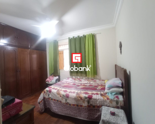 Imagem Casa com 3 Quartos à Venda, 300 m² em Sagrada Familia - Montes Claros Imagem Casa com 3 Quartos à Venda, 300 m² em Sagrada Familia - Montes Claros