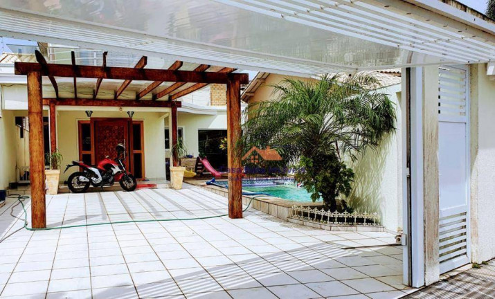 Sobrado com 4 Quartos à Venda, 150 m² em Solemar - Praia Grande