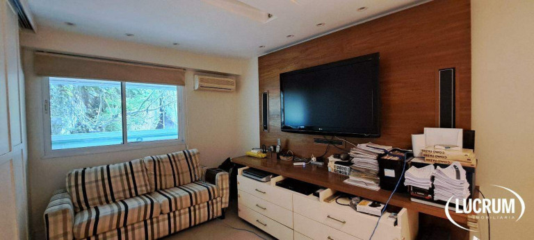 Imagem Apartamento com 3 Quartos à Venda, 156 m² em Laranjeiras - Rio De Janeiro Imagem Apartamento com 3 Quartos à Venda, 156 m² em Laranjeiras - Rio De Janeiro