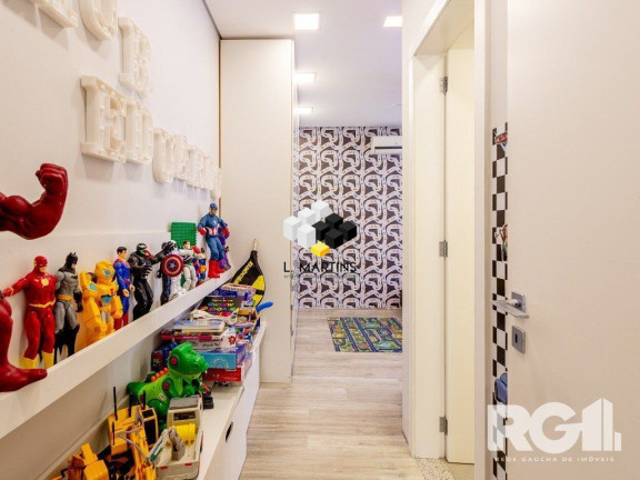 Imagem Casa com 3 Quartos à Venda, 400 m² em Três Figueiras - Porto Alegre Imagem Casa com 3 Quartos à Venda, 400 m² em Três Figueiras - Porto Alegre