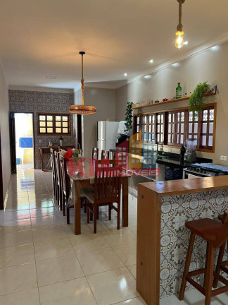 Imagem Casa com 3 Quartos à Venda, 210 m² em Centro - Martins Imagem Casa com 3 Quartos à Venda, 210 m² em Centro - Martins