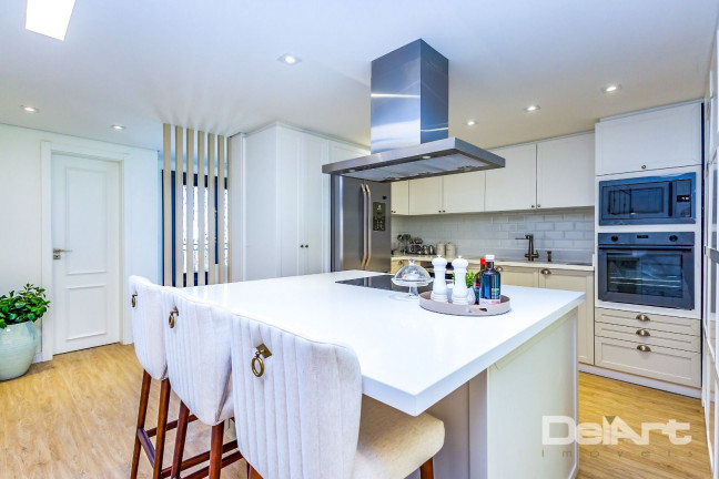 Imagem Casa com 2 Quartos à Venda, 233 m² em Santa Cândida - Curitiba Imagem Casa com 2 Quartos à Venda, 233 m² em Santa Cândida - Curitiba