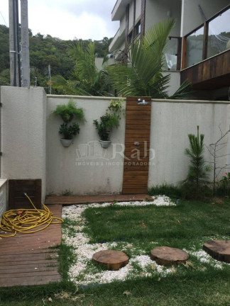 Imagem Sobrado com 3 Quartos à Venda, 190 m² em Praia Dos Amores - Balneário Camboriú