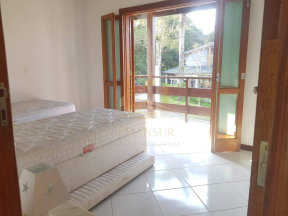 Imagem Casa com 3 Quartos para Temporada, 390 m² em Vista Linda - Bertioga