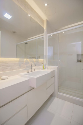 Imagem Apartamento com 4 Quartos à Venda, 251 m² em Moinhos De Vento - Porto Alegre Imagem Apartamento com 4 Quartos à Venda, 251 m² em Moinhos De Vento - Porto Alegre