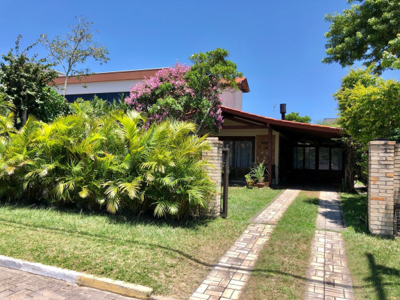 Imagem Casa com 3 Quartos à Venda, 157 m² em Centro - Garopaba