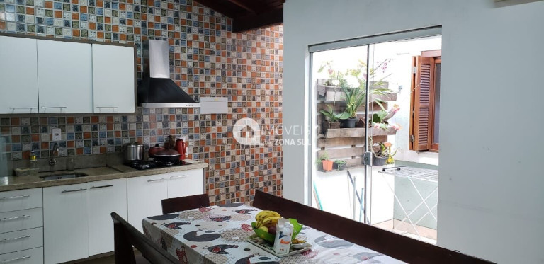 Imagem Casa com 2 Quartos à Venda, 100 m²