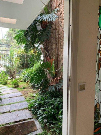 Imagem Casa com 7 Quartos à Venda, em Interlagos - São Paulo Imagem Casa com 7 Quartos à Venda, em Interlagos - São Paulo