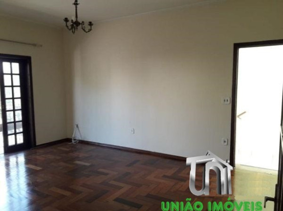 Imagem Casa com 3 Quartos à Venda, 172 m² em Centro - Bragança Paulista Imagem Casa com 3 Quartos à Venda, 172 m² em Centro - Bragança Paulista
