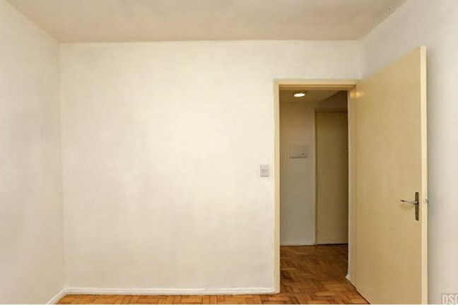 Imagem Apartamento com 1 Quarto à Venda, 42 m² em Centro Histórico - Porto Alegre Imagem Apartamento com 1 Quarto à Venda, 42 m² em Centro Histórico - Porto Alegre