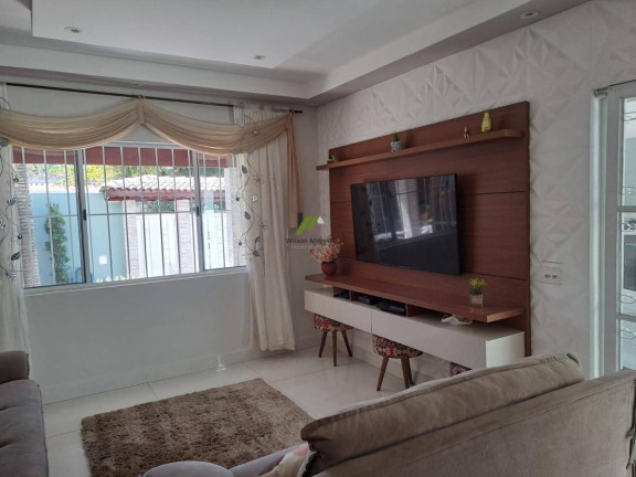 Imagem Casa com 3 Quartos à Venda, 170 m²