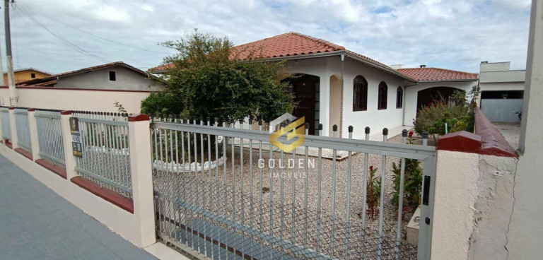 Casa com 3 Quartos à Venda, 105 m² em Centro - Tijucas